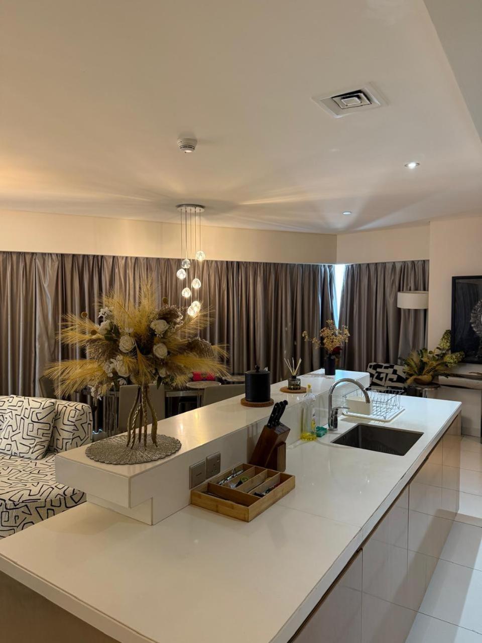 Apartment 6001 Burj Views By Royal Montania Homes *