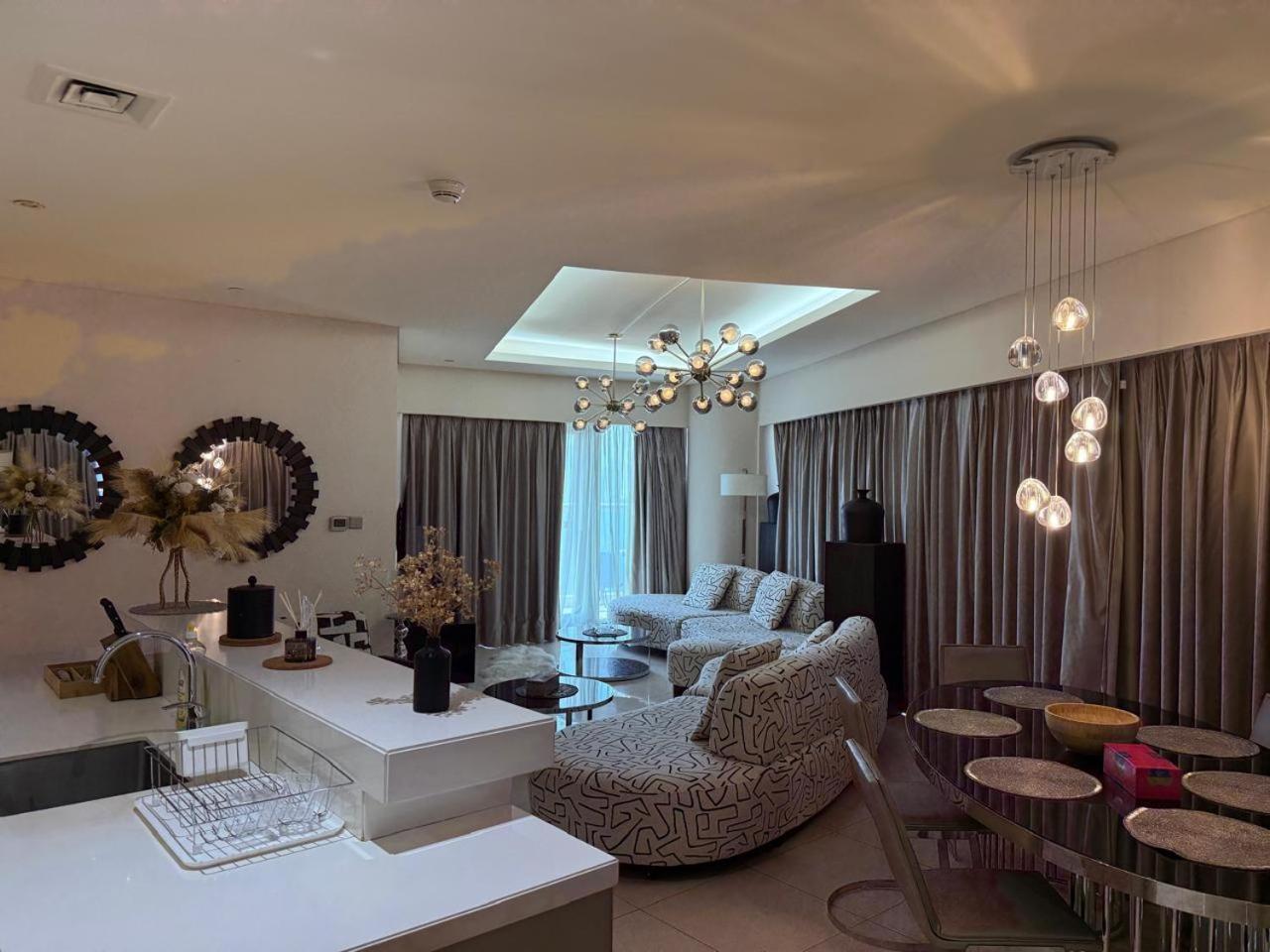 Apartment 6001 Burj Views By Royal Montania Homes *